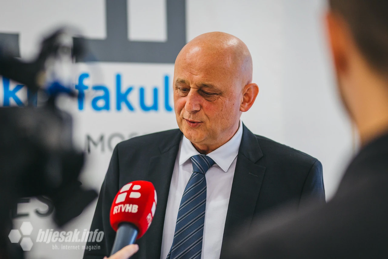 Grčević: ''Hrvatski jezik u BiH mora biti priznat u nacionalnoj jezičnoj politici RH''
