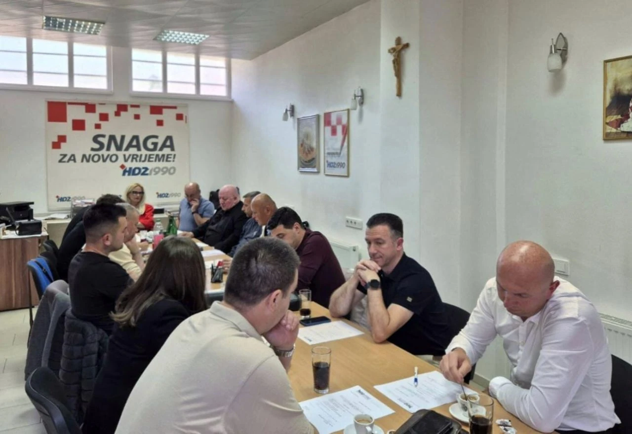 HDZ 1990 SBŽ oštro osudio blokade i retoriku podjela, poziva na dijalog i reforme