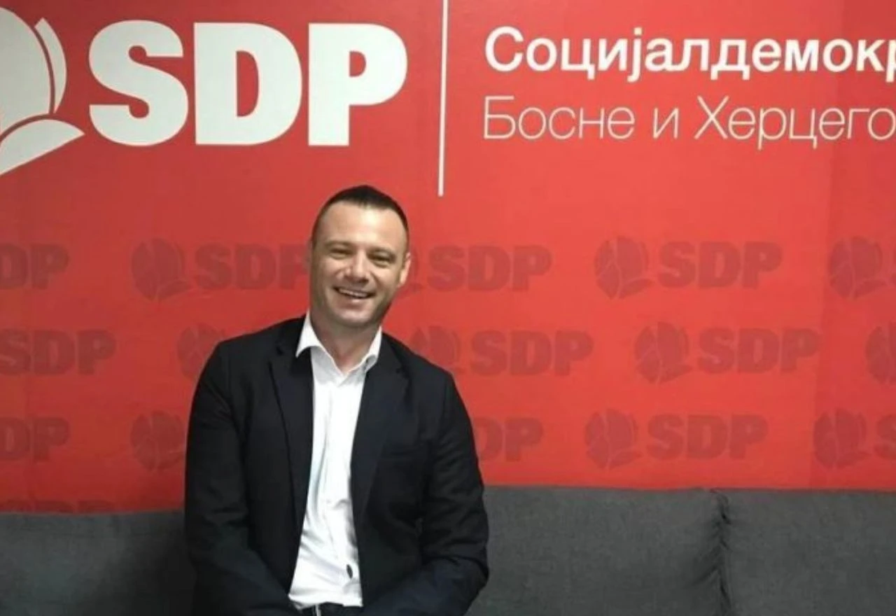 Vuković: Kad Milanović promijeni dilera krizira nad BiH