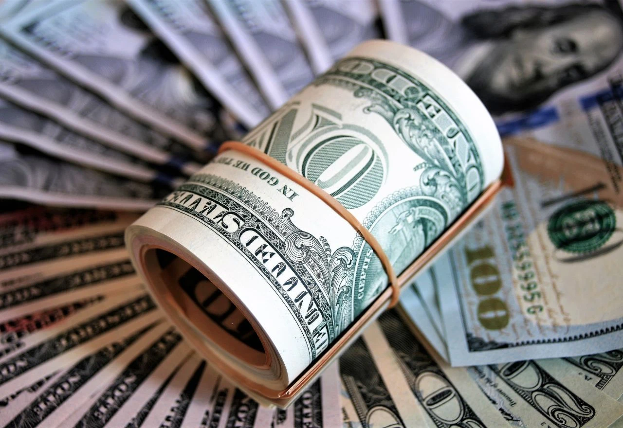 Dolar blago ojačao nakon odgode carina