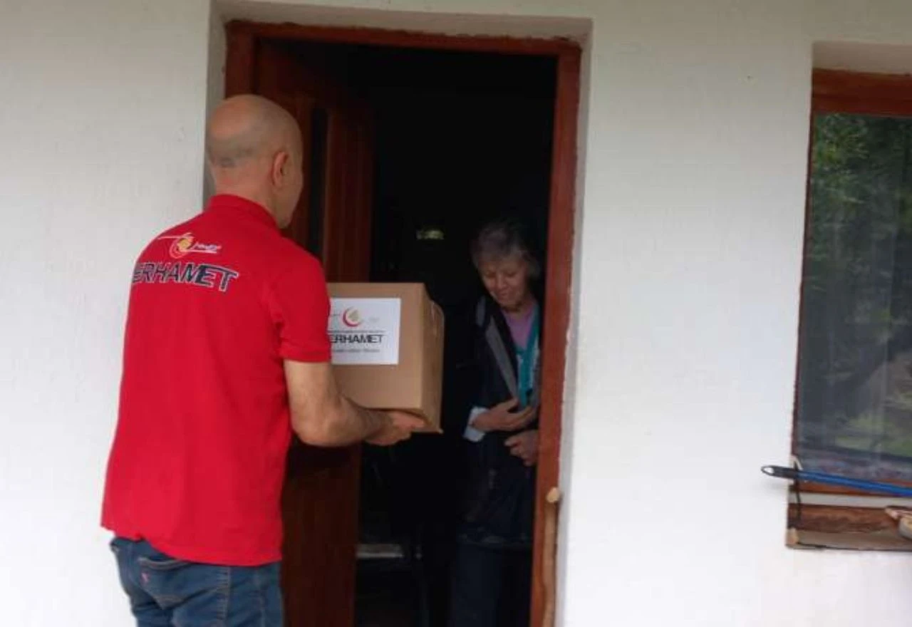 Mostarski ''Merhamet'' podijelio 460 paketa ugroženima u Hercegovini