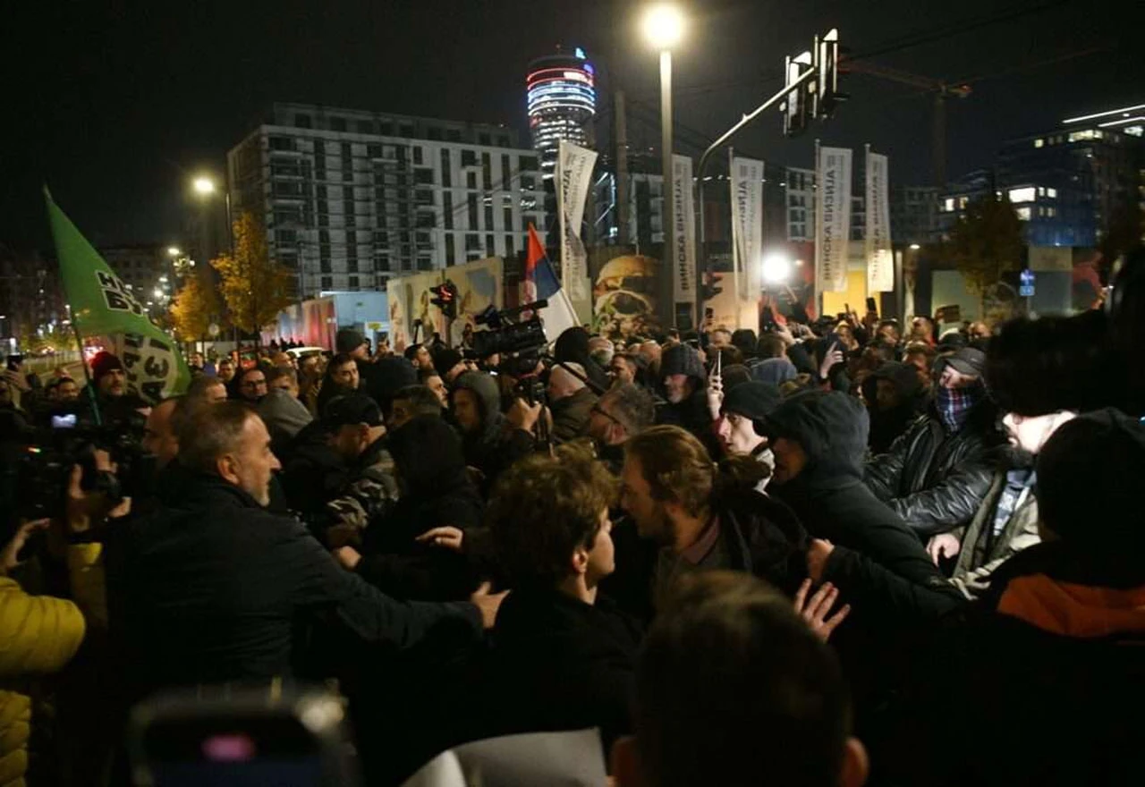 Srbija na prosvjedima: Studenti blokirali mostove u Beogradu