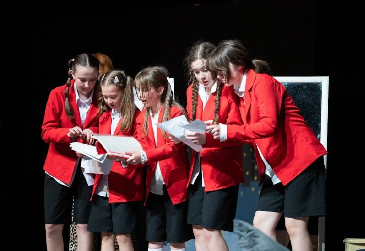 Mjuzikl "Annie" u izvedbi Plesnog studija B-Dance