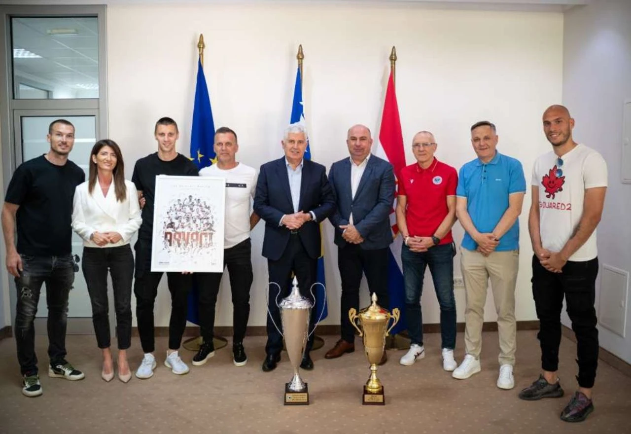 Čović primio vodstvo HŠK Zrinjskog i čestitao na tituli