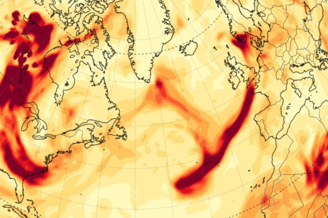 Satelitske snimke otkrile veliki oblak dima koji je stigao do Europe