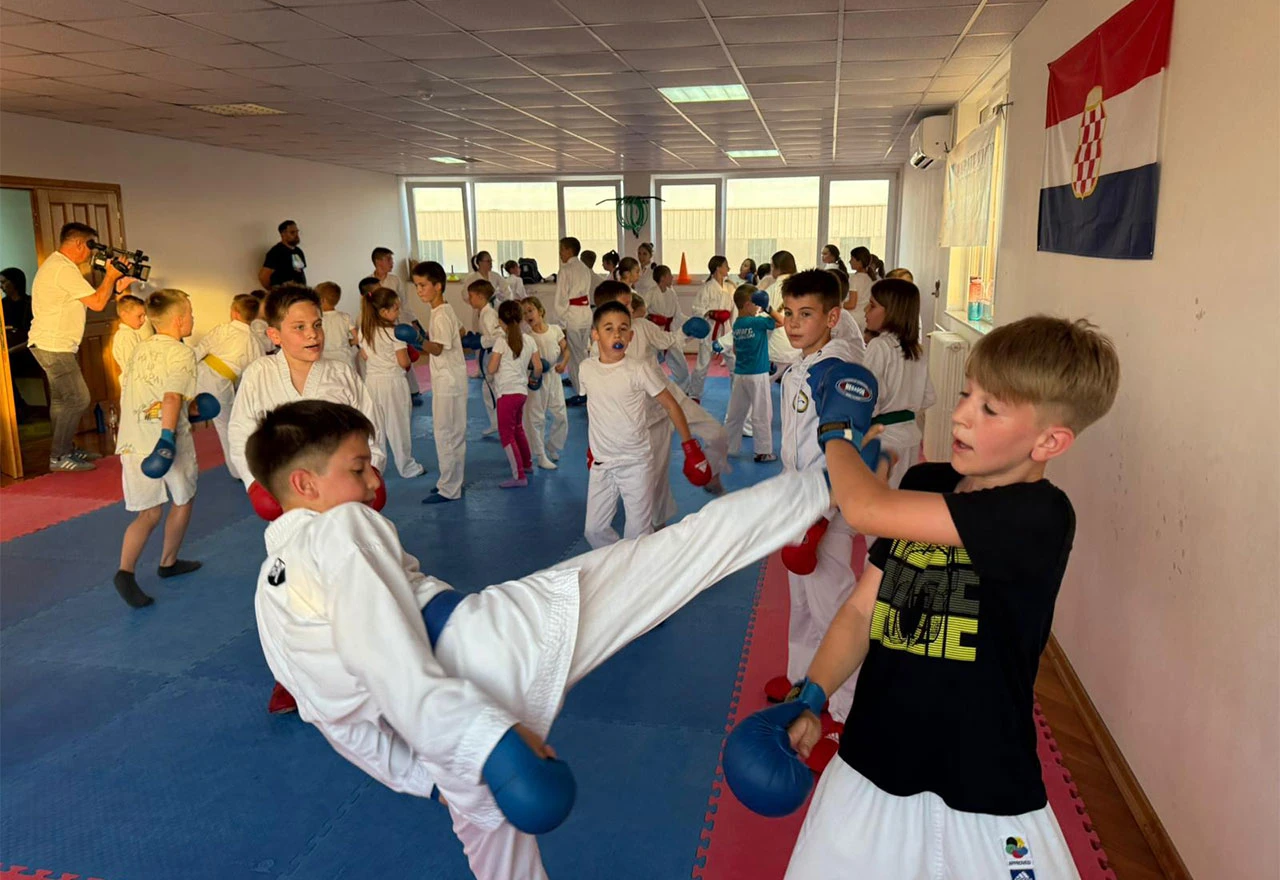 FOTO | Karate nije samo sport: Ljubuški domaćin edukativnog susreta mladih