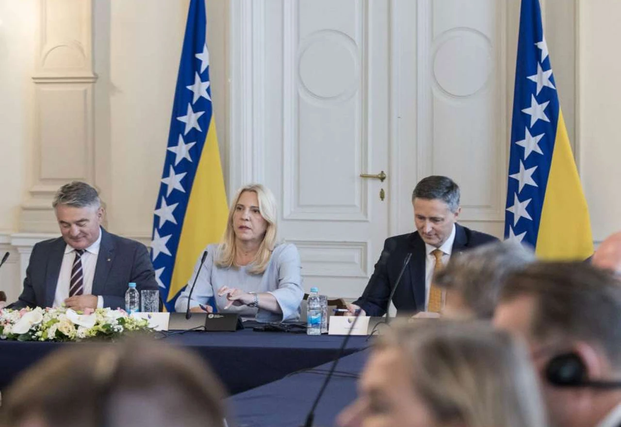 Cvijanović: Jedini put k rješenju krize je dijalog demokratski izabranih predstavnika svih naroda