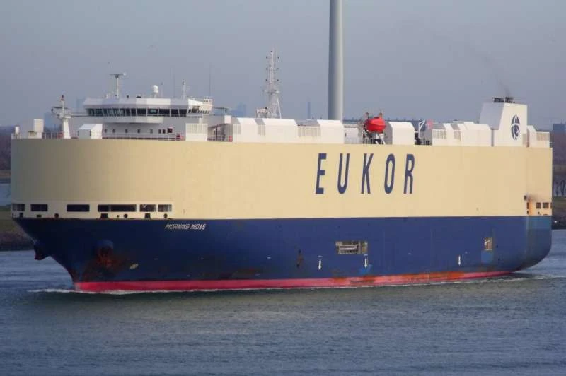 Tihi ocean, veliki plamen: Brod s 800 električnih auta u požaru
