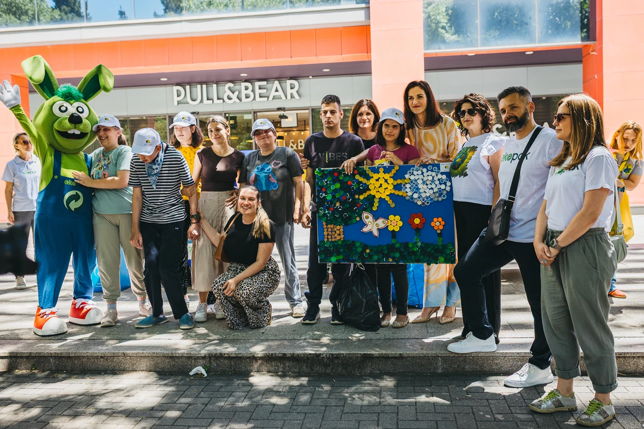 Ekološka akcija u Mostaru: Ambalaža zamijenjena sadnicama