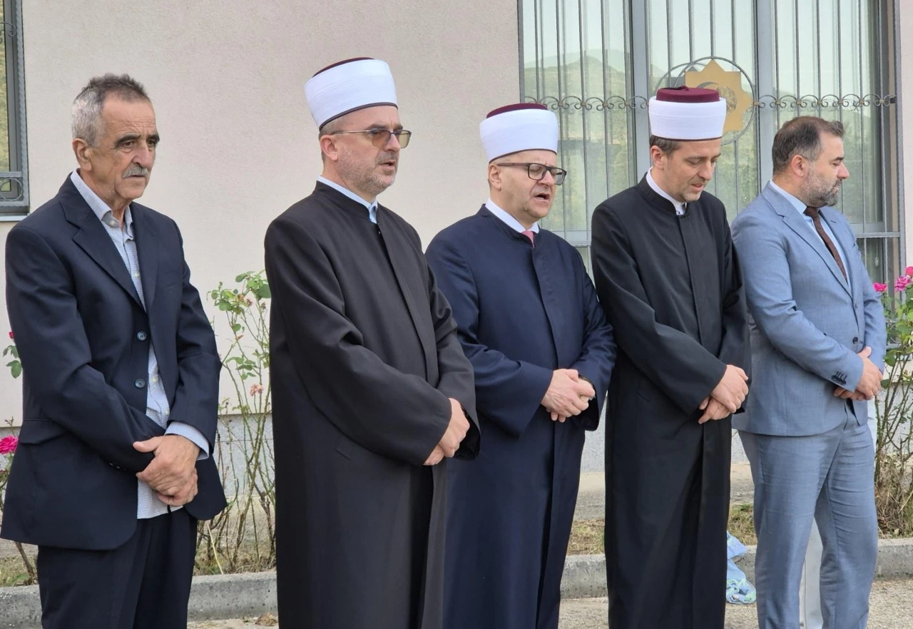 Karađoz-begova medresa: Kurbani pred dušu Karađoz-bega i Ahmed-age Lakišića