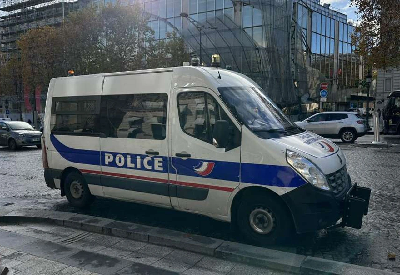 Trojica državljana Srbije optuženi za vandalski napad na židovske objekte