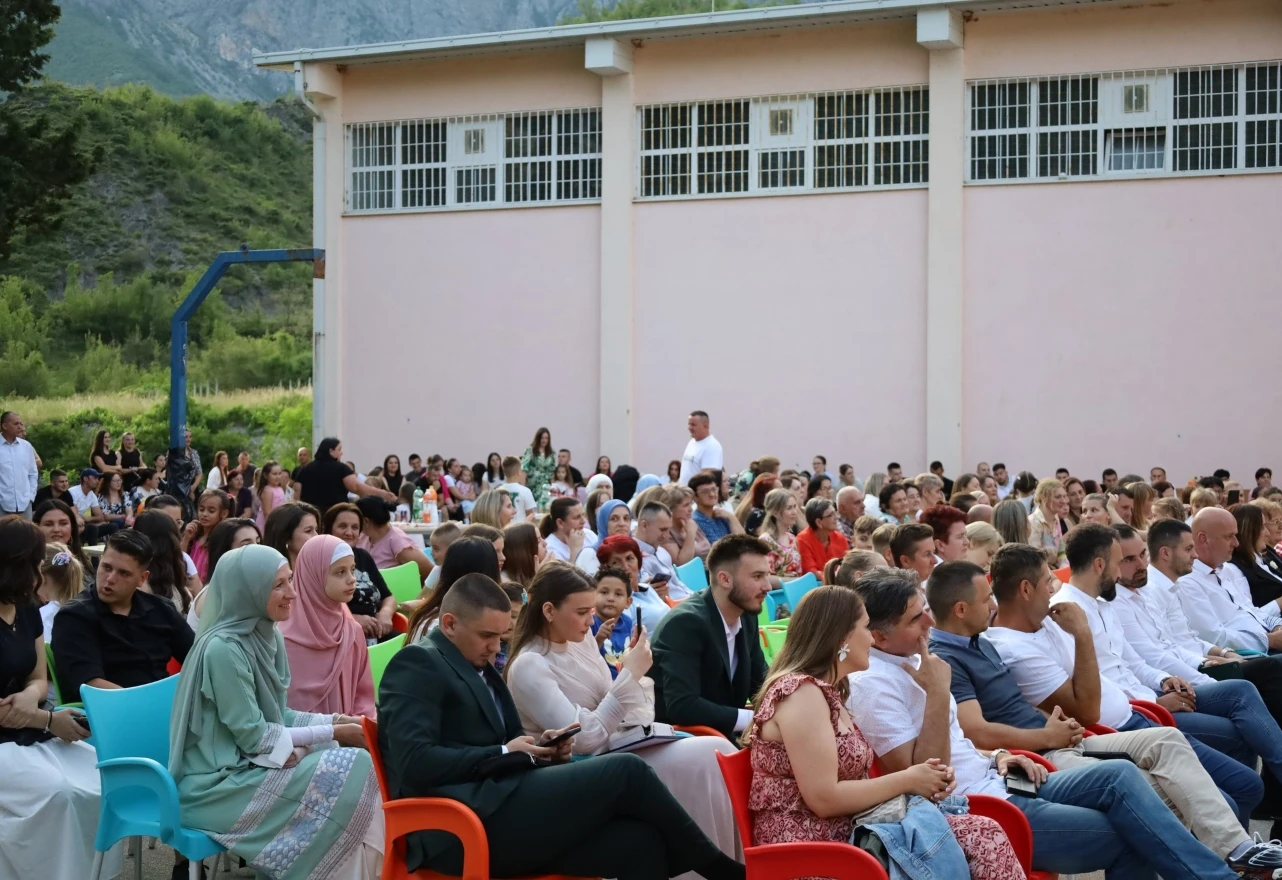 FOTO | Bajramski koncert na otvorenom privukao stotine posjetitelja