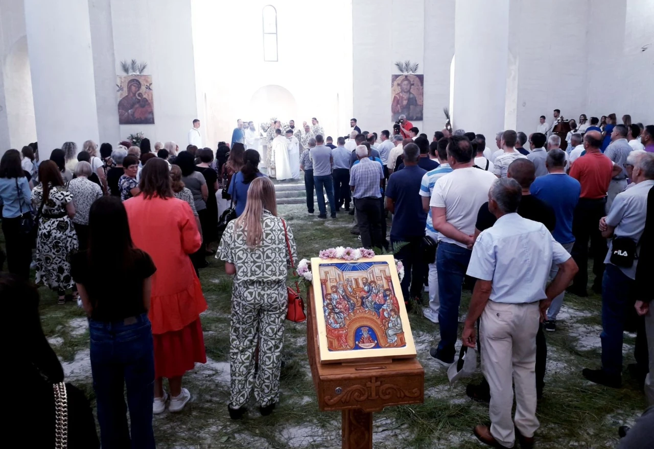 FOTO | Saborni hram Svete Trojice proslavio krsnu slavu