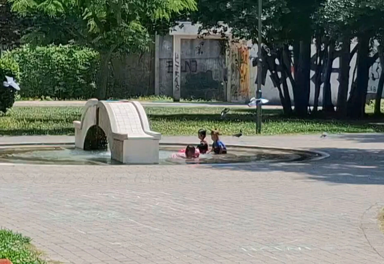 VIDEO | Djeca se kupala i uživala u fontani u Zrinjevcu