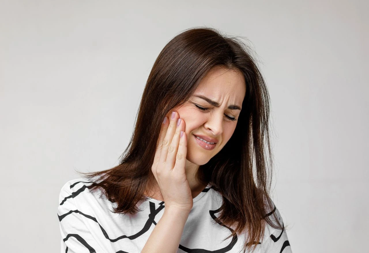 Imate problema s desnima? Ova prirodna tinktura će vas spasiti od boli