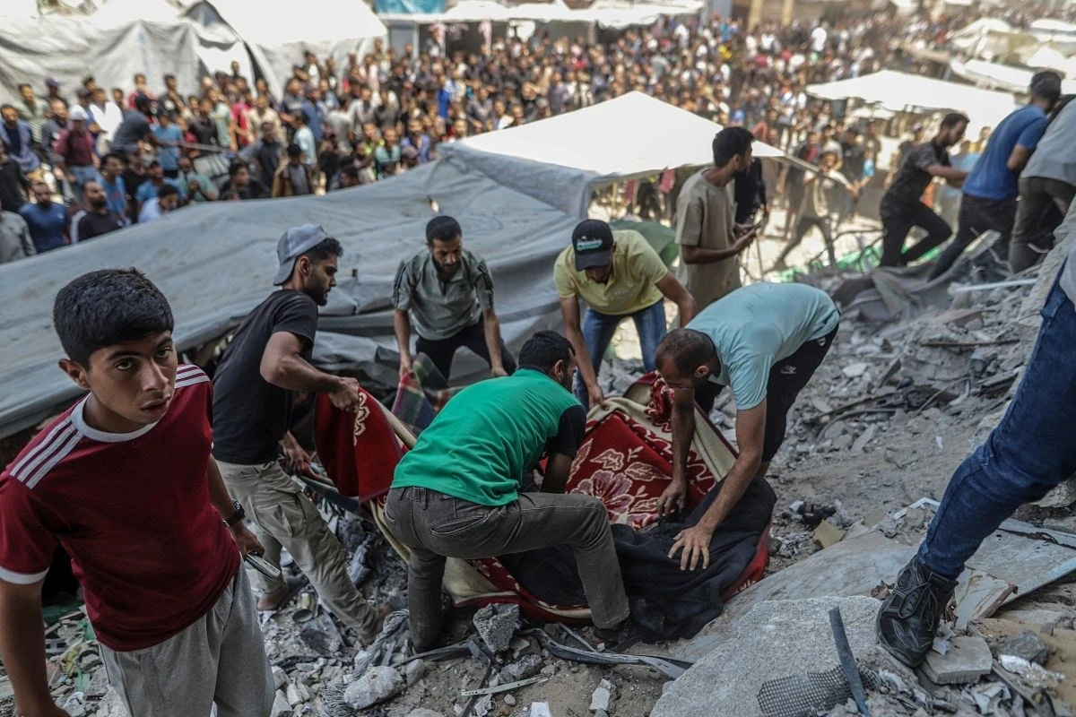 U izraelskoj paljbi i zračnim napadima ubijeno najmanje 60 Palestinaca
