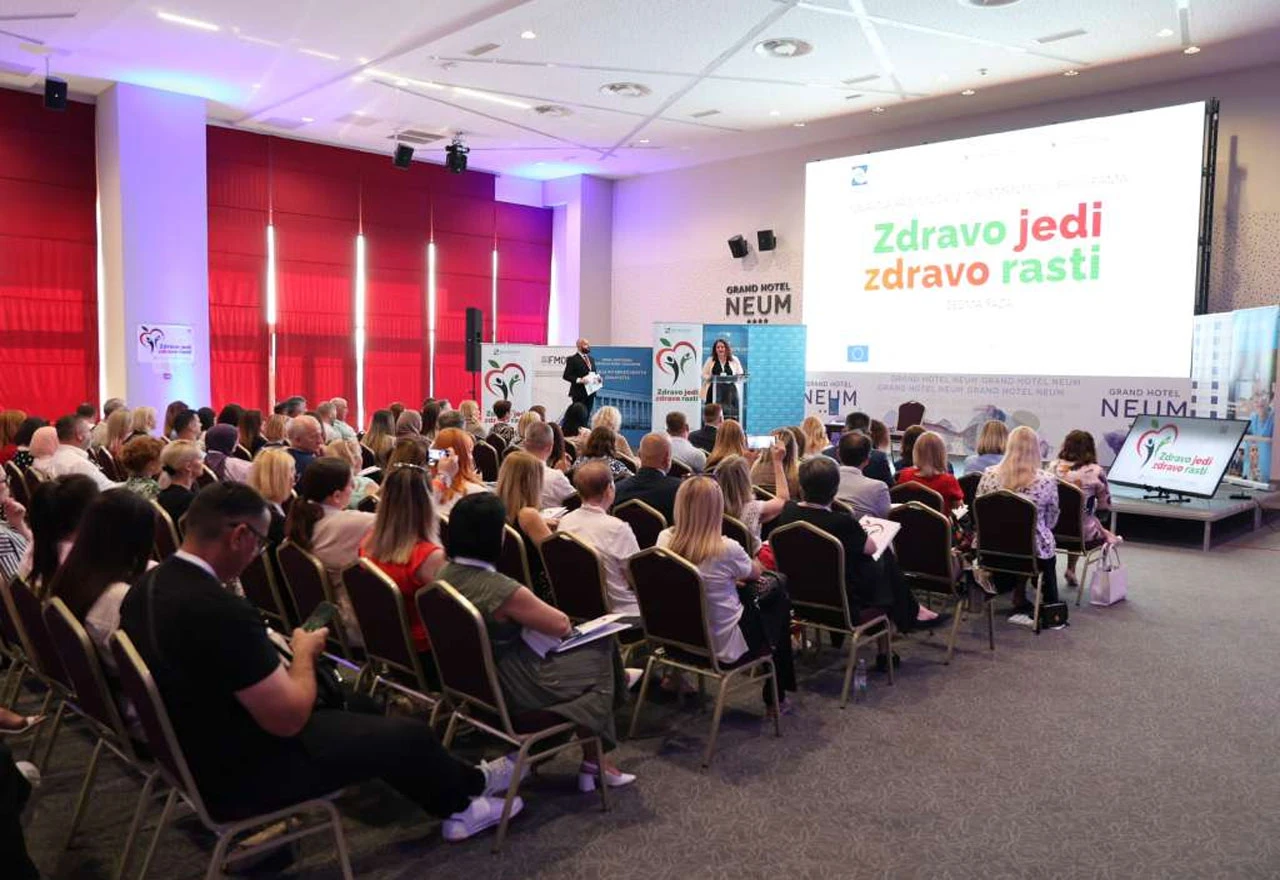 FOTO | Počela nova faza programa ''Zdravo jedi, zdravo rasti''