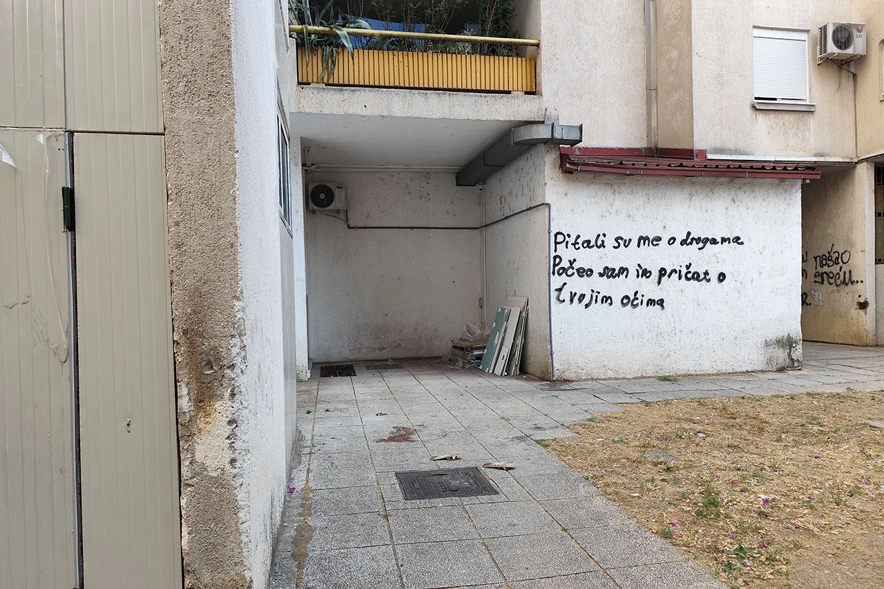 Mostar: Žena smrtno stradala nakon pada s balkona