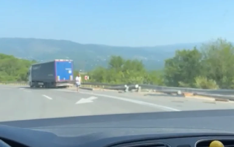 Rasuo se teret s kamiona na cesti između Gruda i Širokog Brijega