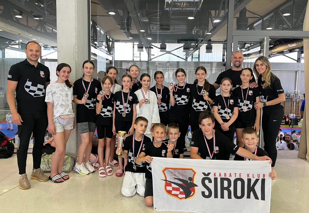 FOTO | Karate klub "Široki" donio 13 medalja iz Splita