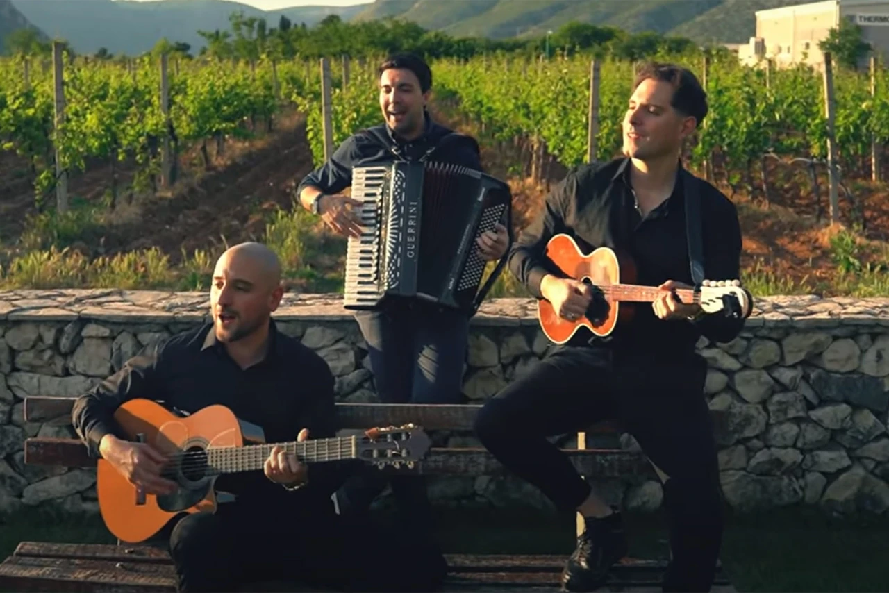 Grupa Laguna obilježava 20 godina rada emotivnim singlom "Hercegovino rodna grudo"