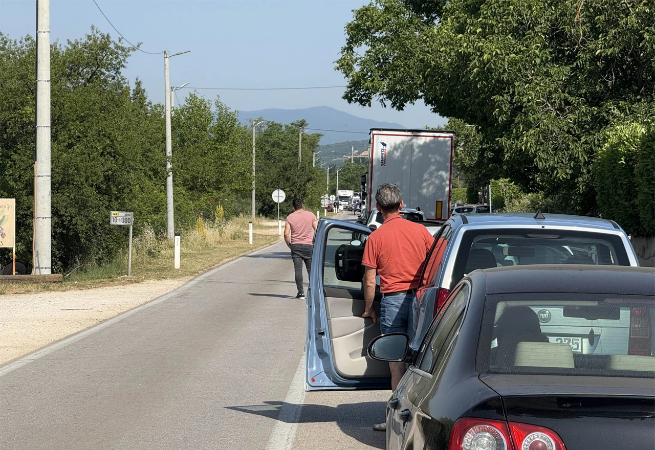 FOTO | Prometna nesreća: Četiri osobe ozljeđene u Pologu