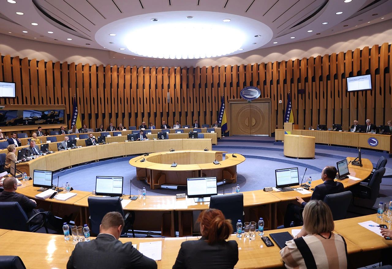"Termin 'životni partner' ne znači uvođenje istospolnih zajednica u zakonodavstvo"