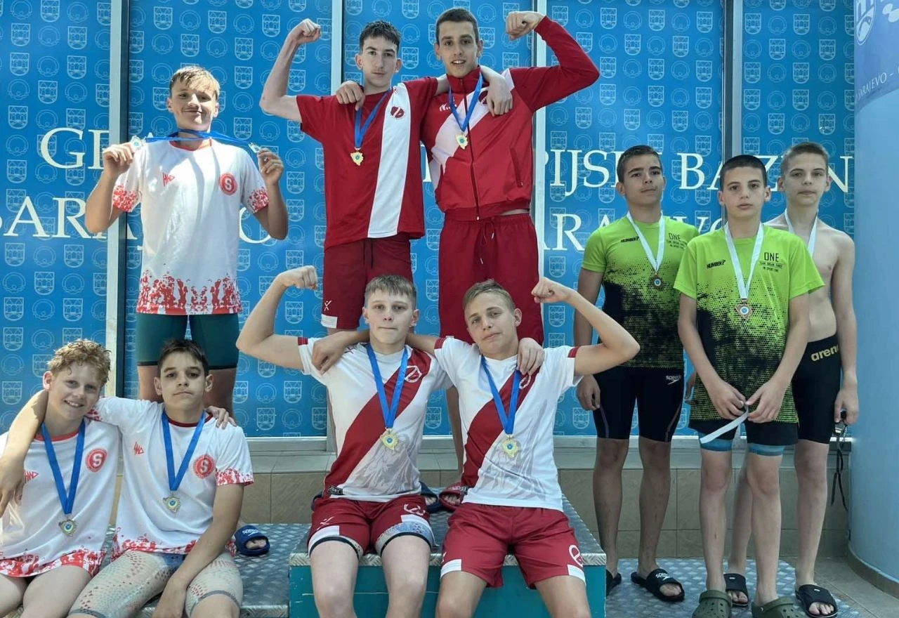 Plivači Zrinjskog briljirali na državnom prvenstvu: Osvojene 77 medalja od čega 33 titule prvaka