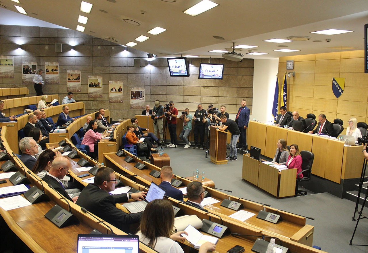 Delegati danas odlučuju o zakonu o femicidu