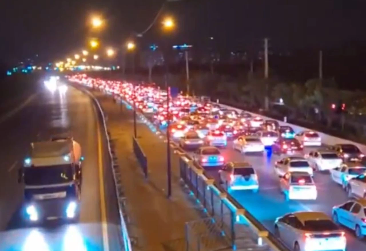 VIDEO | Kolone vozila napuštaju Teheran zbog prijetnji napadima