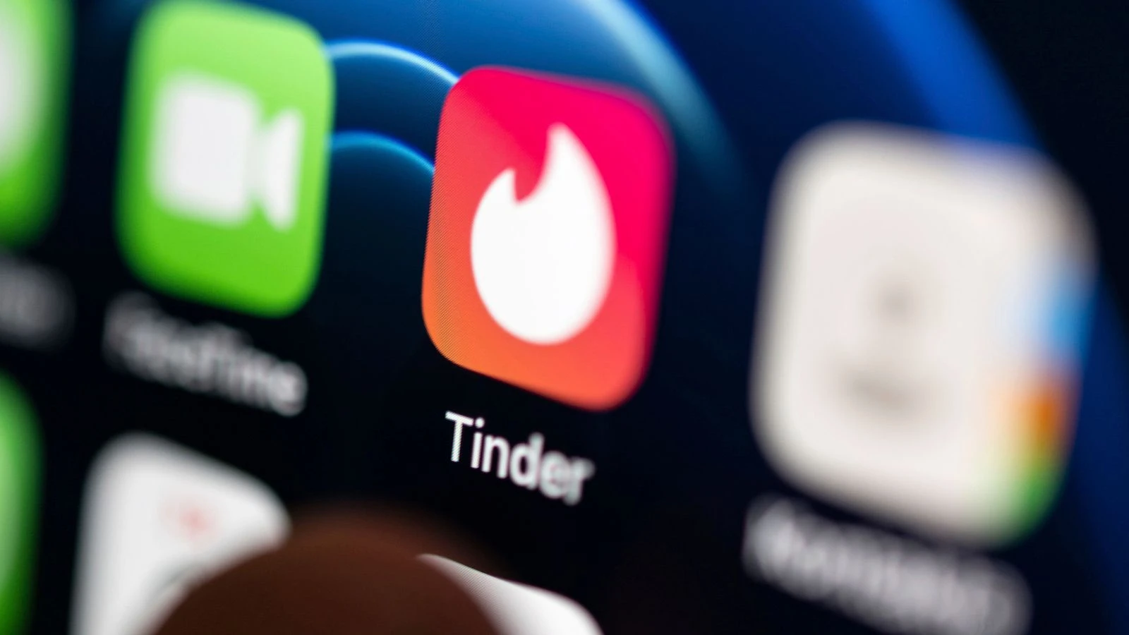 Tinder opcijom 'duplog spoja' privlači generaciju Z