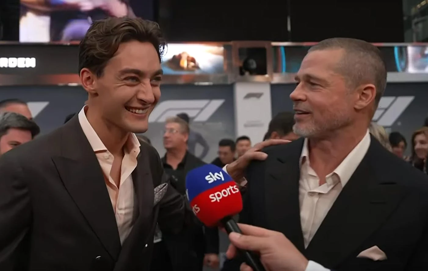 Spektakl na Times Squareu: Premijera filma "Formula 1" s Bradom Pittom i Lewisom Hamiltonom