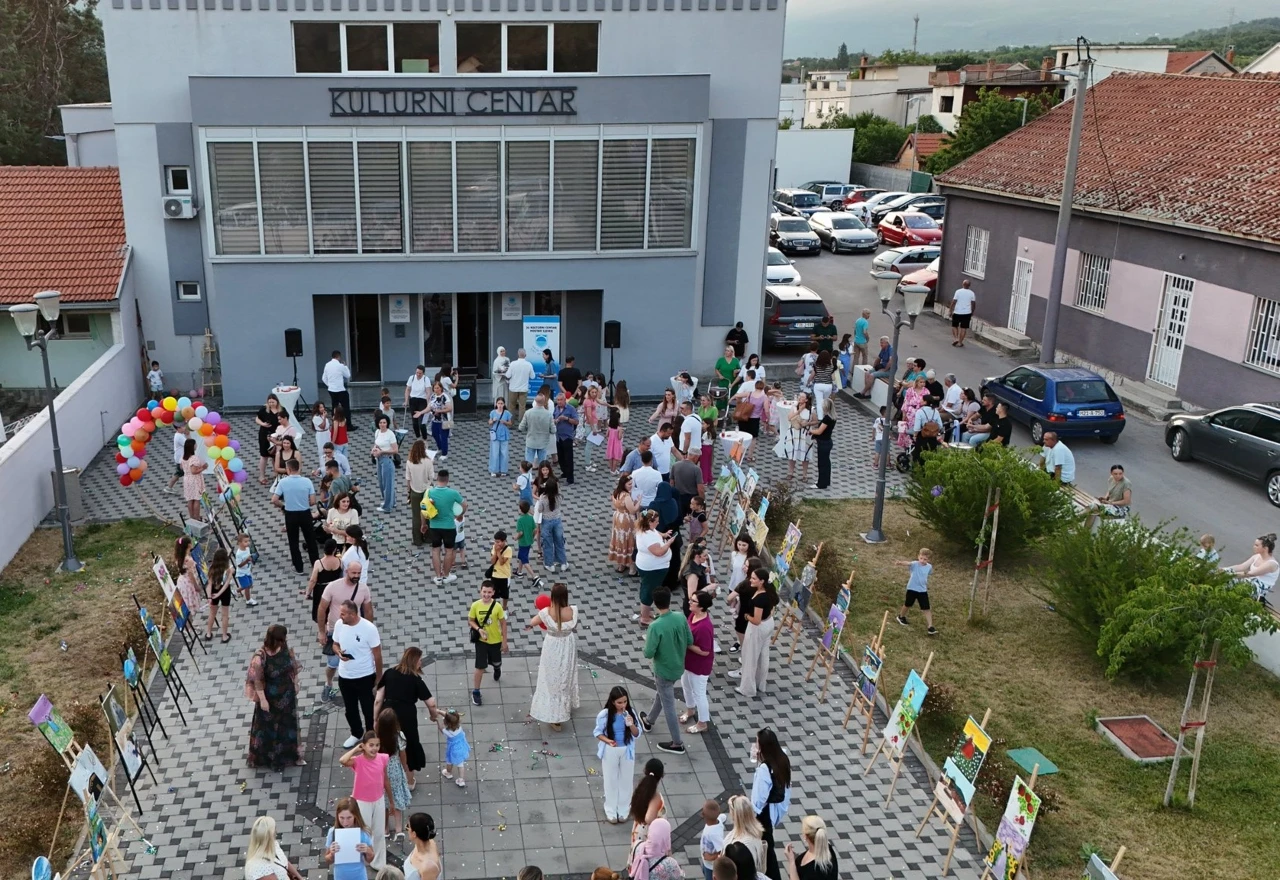FOTO | Polaznici Škole slikanja izložili svoje najposebnije radove