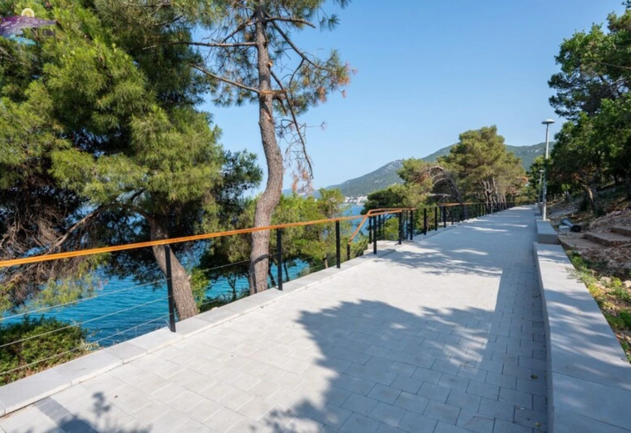 Nova šetnica uz more u Neumu privlači turiste i rekreativce