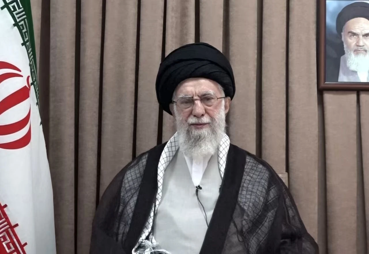 Khamenei odbio zahtjev za kapitulacijom, građani Teherana bježe od izraelskih napada