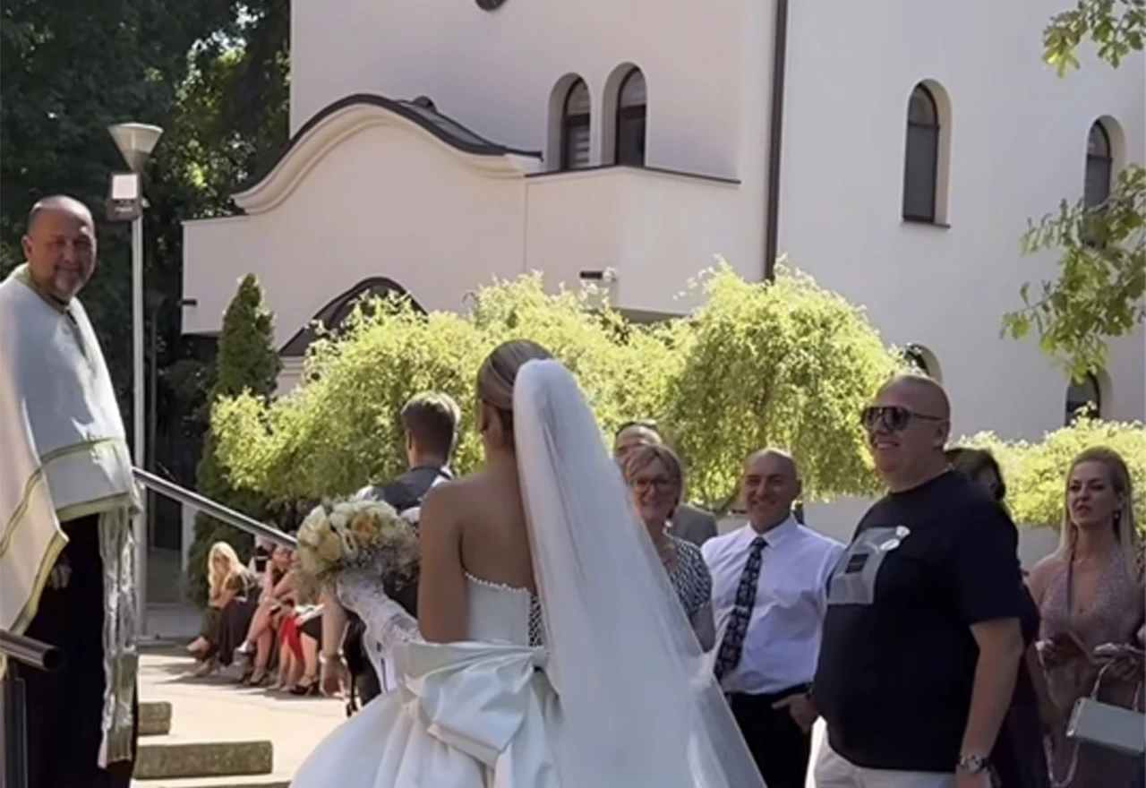 VIDEO | Zaboravili prstenje pred crkvom: "Pope, mladoženja mi je pobjegao!"