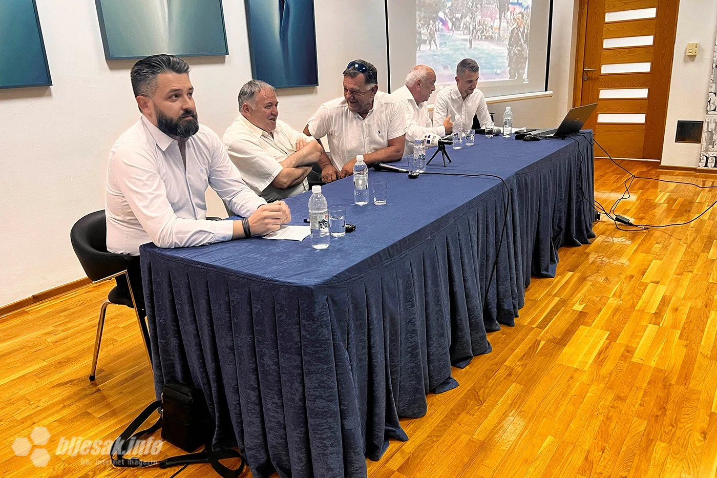 Darko Juka, Marijan Mandić, Zoran Zovko, Stipe Pole i voditelj panela
