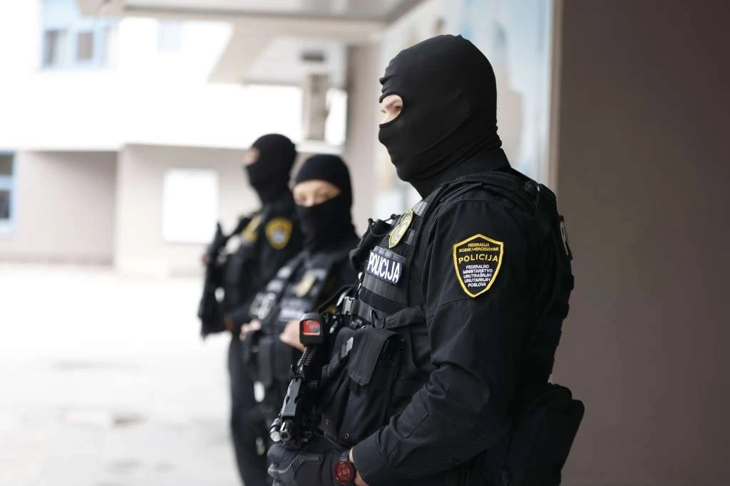 Policijski službenik dvije godine zastrašivao mladića iz Širokog Brijega