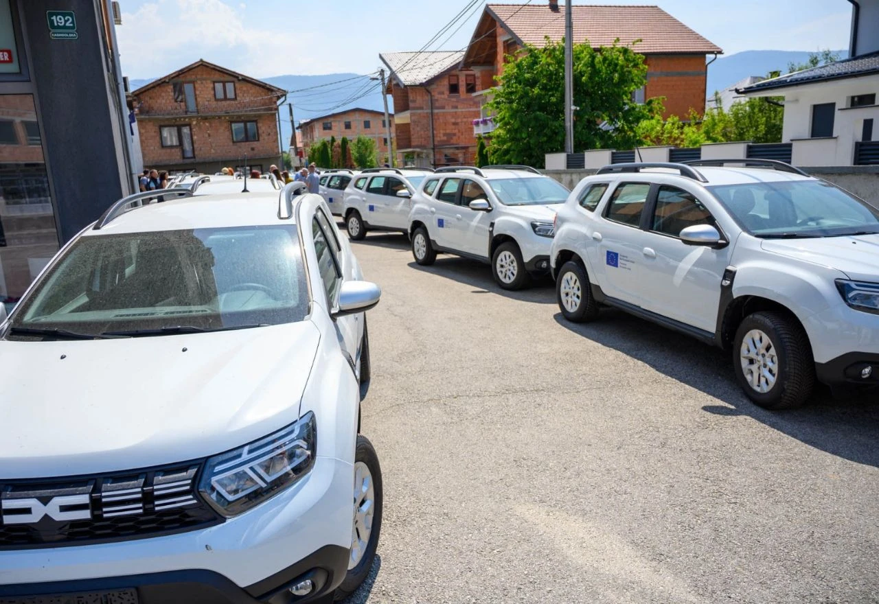 Europska Unija donirala 15 vozila za deminere