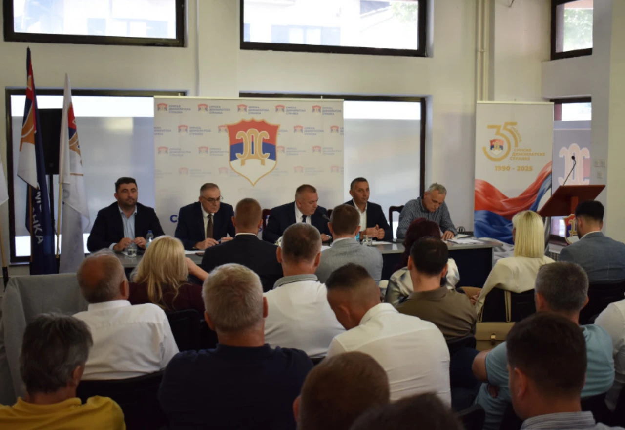 Devet zastupnika, sedam načelnika i tri bivša predsjednika traže smjenu Miličevića