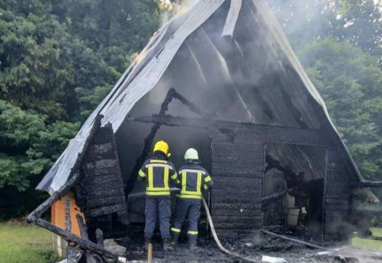 Bijeljina: Vikendica kćeri suspendirane tužiteljice gorjela, sumnja se na podmetanje