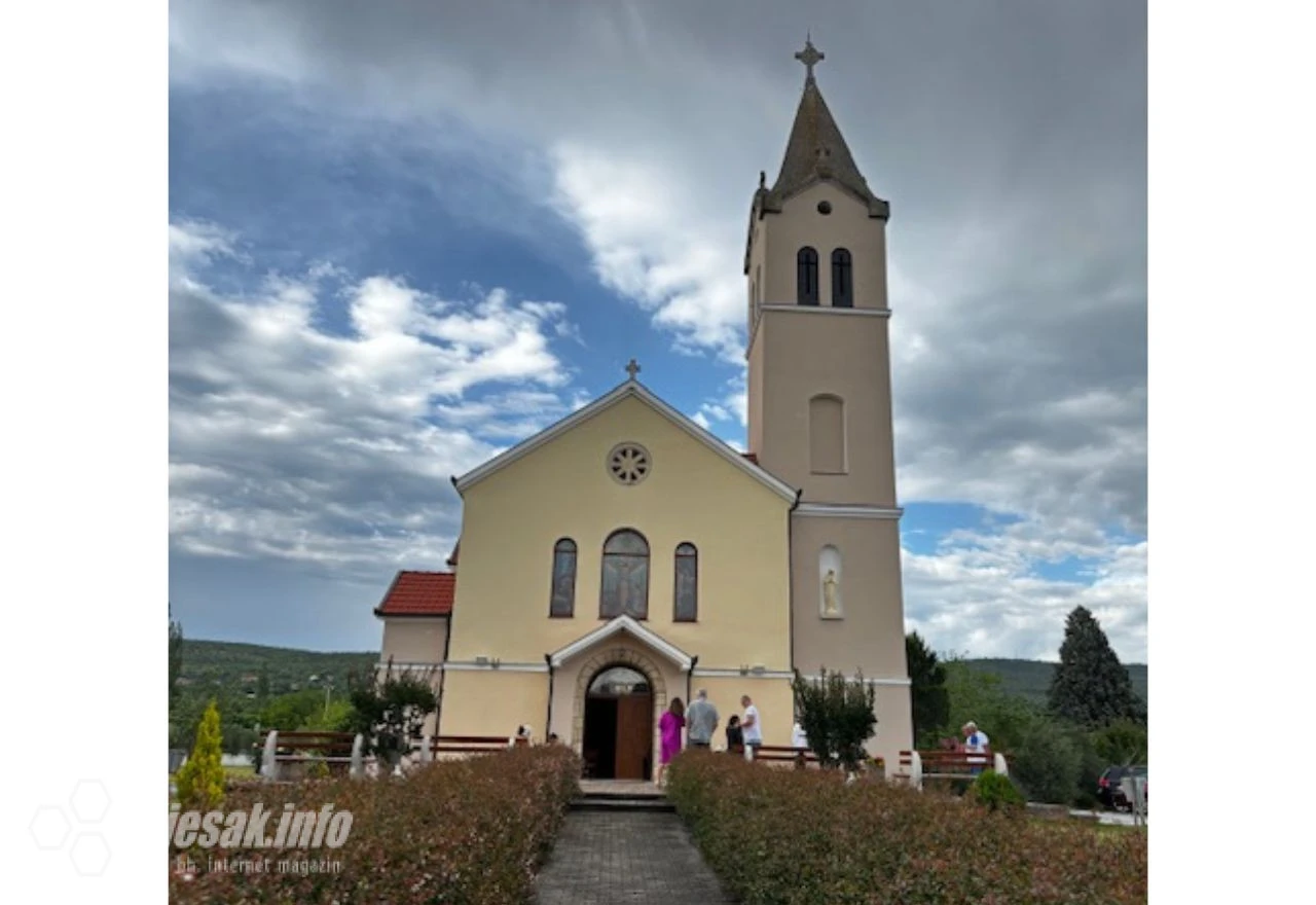 FOTO / VIDEO | Skup obitelji Pavlović u Rotimlji: Dan posvećen obitelji, vjeri i zajedništvu