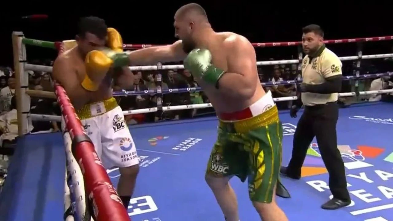Krnjić nokautirao Britta i prošao u četvrtfinale WBC boksačkog turnira u Dubaiju