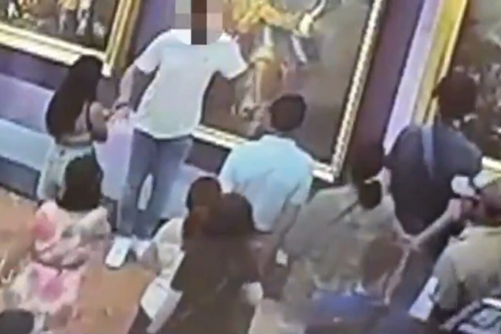 Oštetio sliku u talijanskoj galeriji Uffizi snimajući selfie