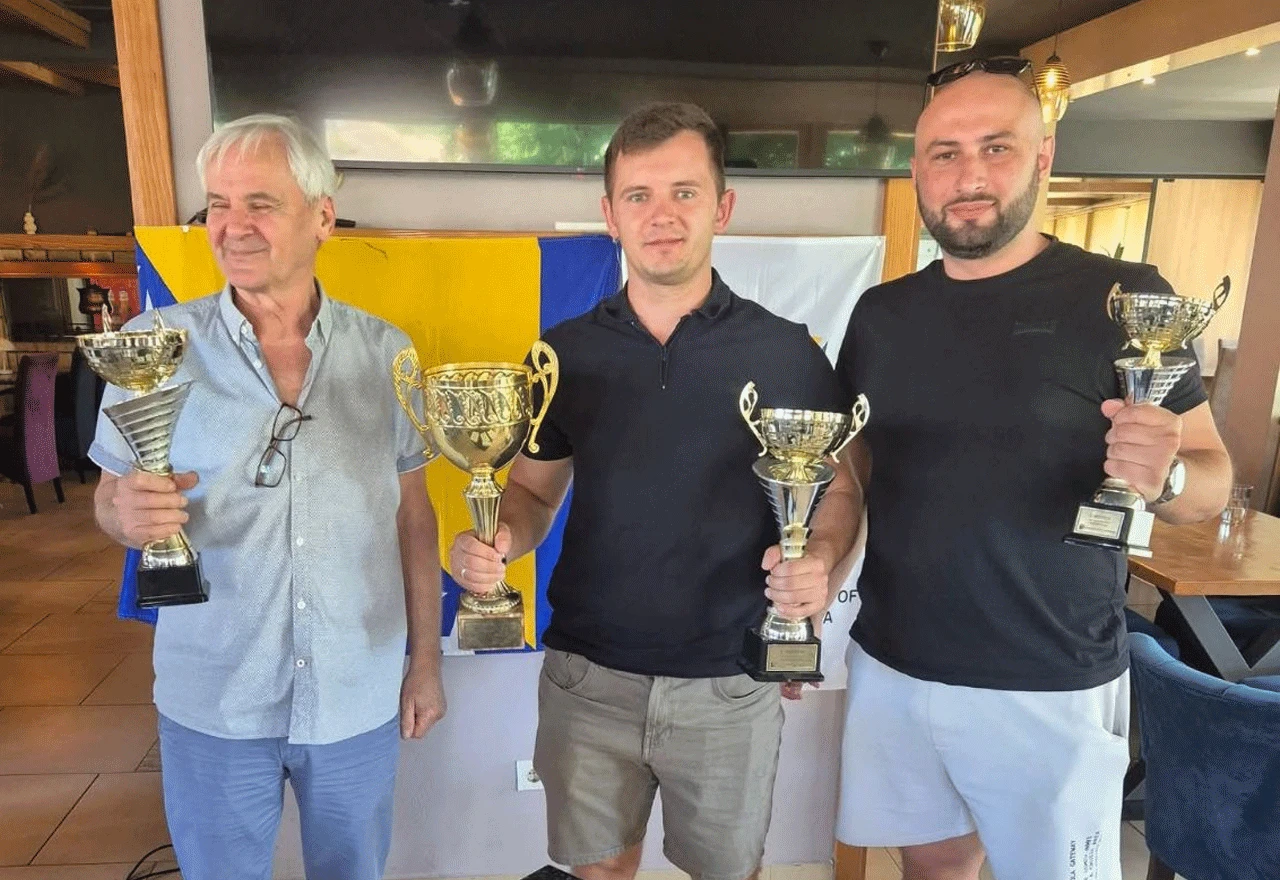FOTO | Mostarac Omer Šator državni prvak u tavli