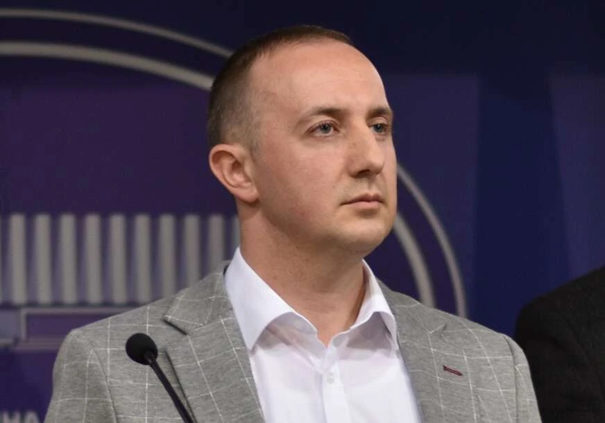 Bodiroga: Hoće li Vlada RS dati oružje onima koji su Vukanoviću zapalili automobil?
