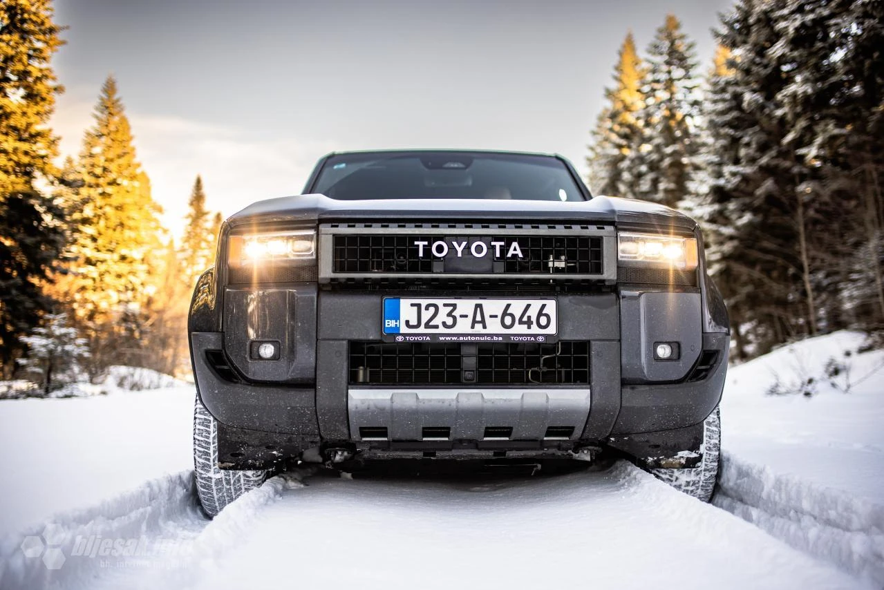 Toyota zadržava teren, dodaje struju – stiže blagi hibrid Land Cruiser