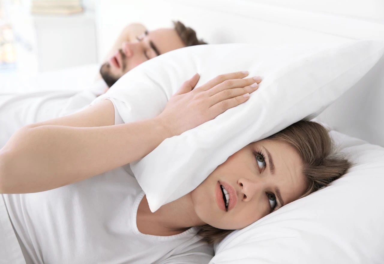 Ova vježba od 30 sekundi pomaže kod hrkanja (rezultate ćete vidjeti brzo)