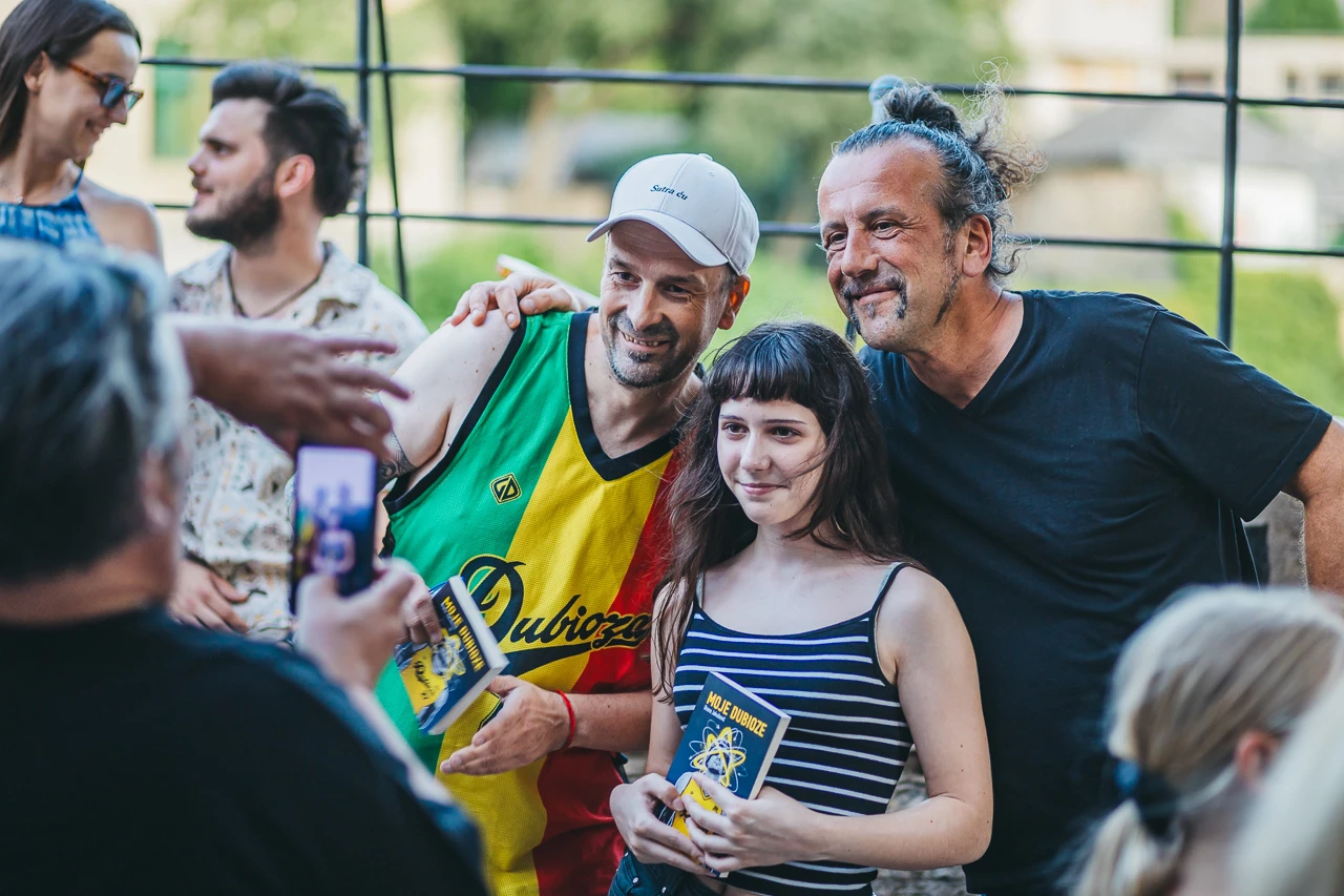 FOTO | Jakubović na Starom mostu predstavio knjigu "Moje Dubioze"
