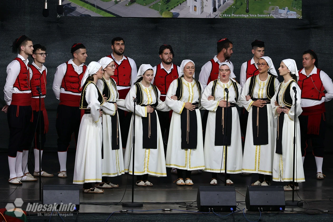 Prva večer trodnevnice: Misa, blagoslov mladih i Večer folklora